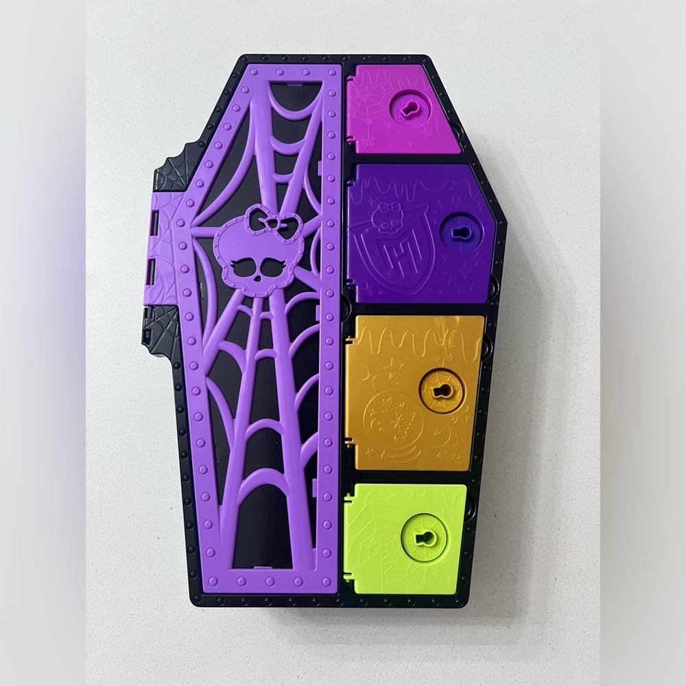 Monster High Skullimate Secrets Caden Wolf Doll Locker Only Mattel